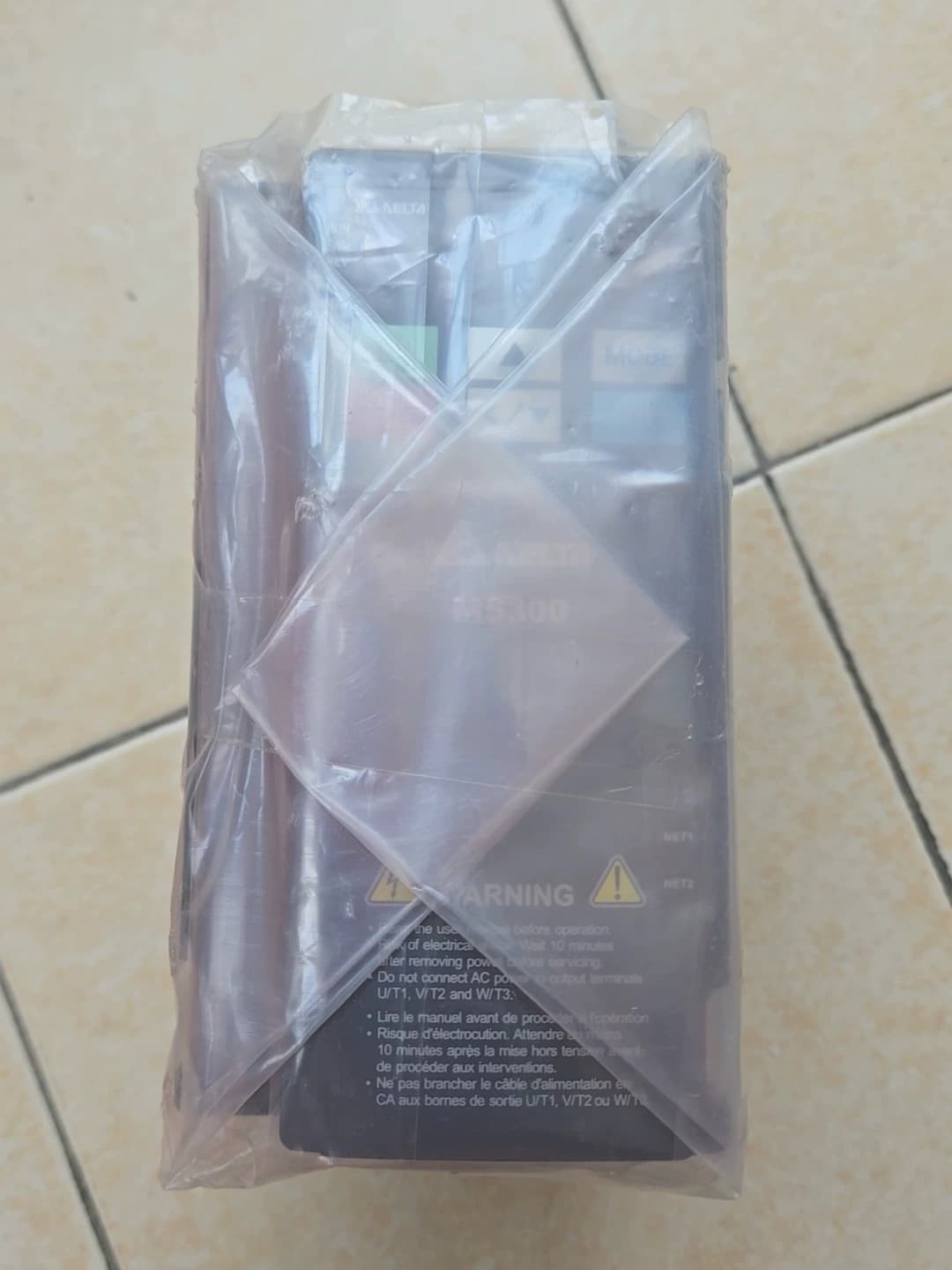 100% branda nua bunaidh agus fíor Delta 220V 1.5KW VFD7A5MS21ANSAA Tiontairí minicíochta Drive Servo Motor