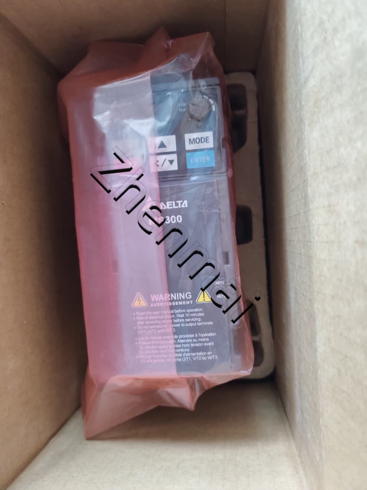 Tiontairí minicíochta 100% bunaidh agus fíor Delta 380V 3.7KW VFD9A0MS43ANSAA Drive Servo Motor