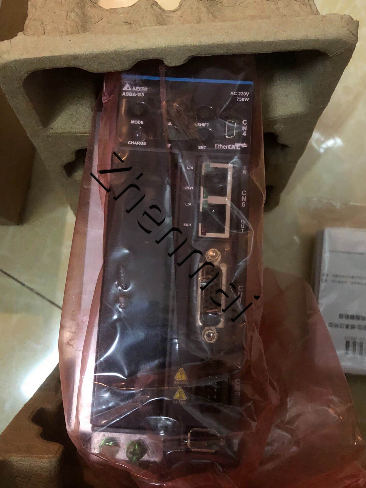 Tiontairí minicíochta 100% bunaidh agus fíor Delta ASD-B3-0721-E Drive Servo Motor