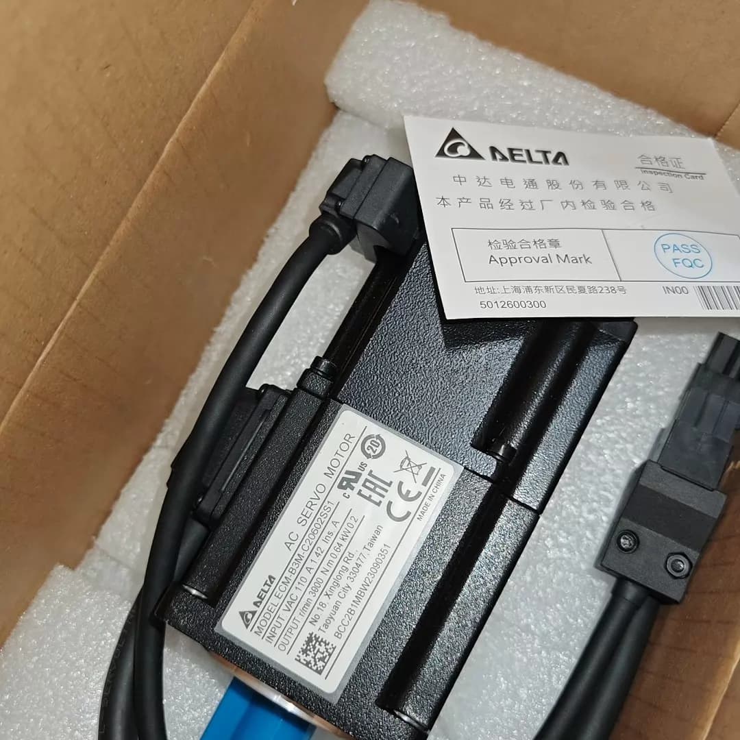 Tiontairí minicíochta 100% bunaidh agus fíor Delta ECM-B3M-C20602SS1 Drive Servo Motor