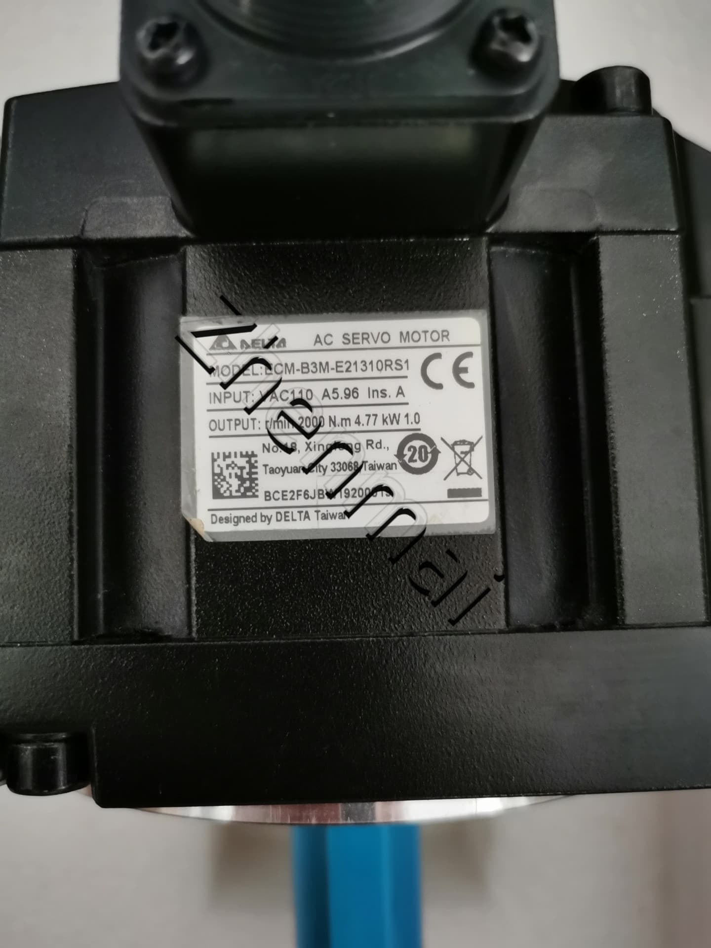 Tiontairí minicíochta 100% bunaidh agus fíor Delta ECM-B3M-E21310RS1 Drive Servo Motor
