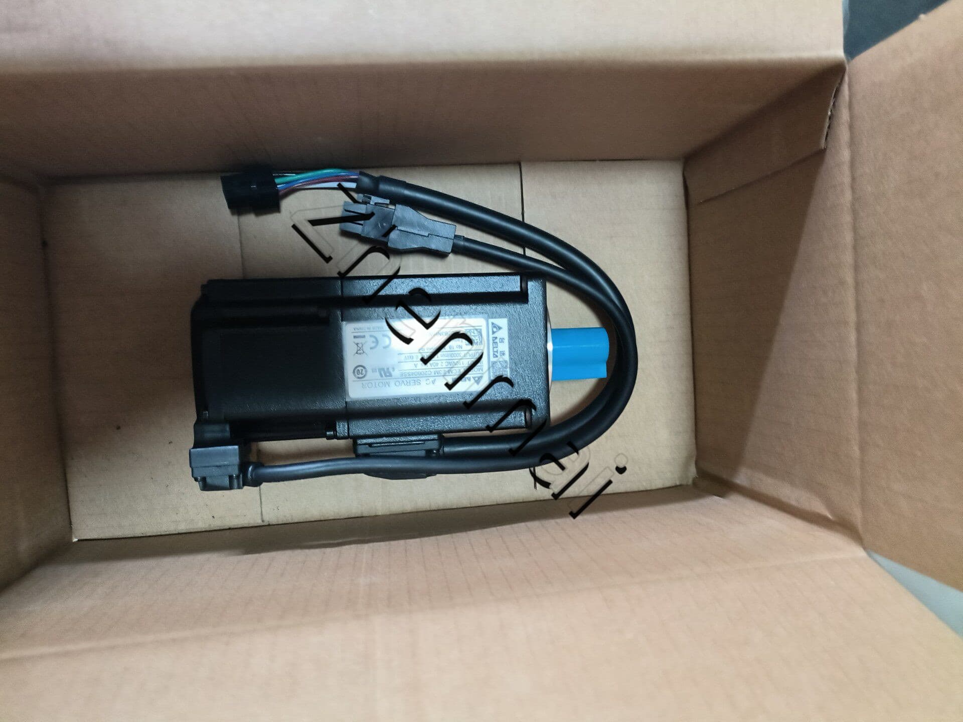 Tiontairí minicíochta 100% bunaidh agus fíor Delta ECM-E3M-C20604SSE Drive Servo Motor