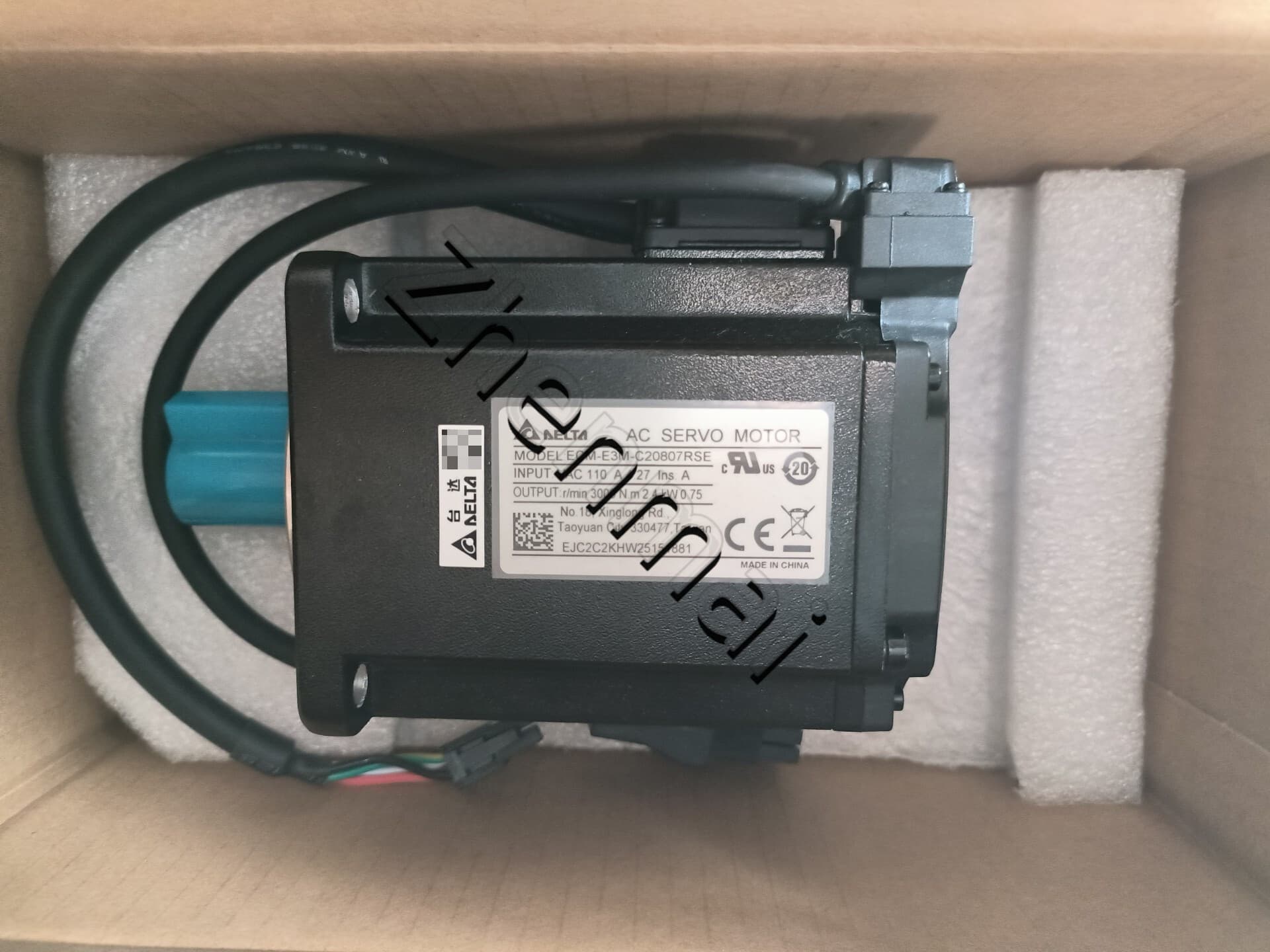 100% bunaidh agus fíor-nua Delta ECM-E3M-C20807RSE Tiontairí minicíochta Drive Servo Motor