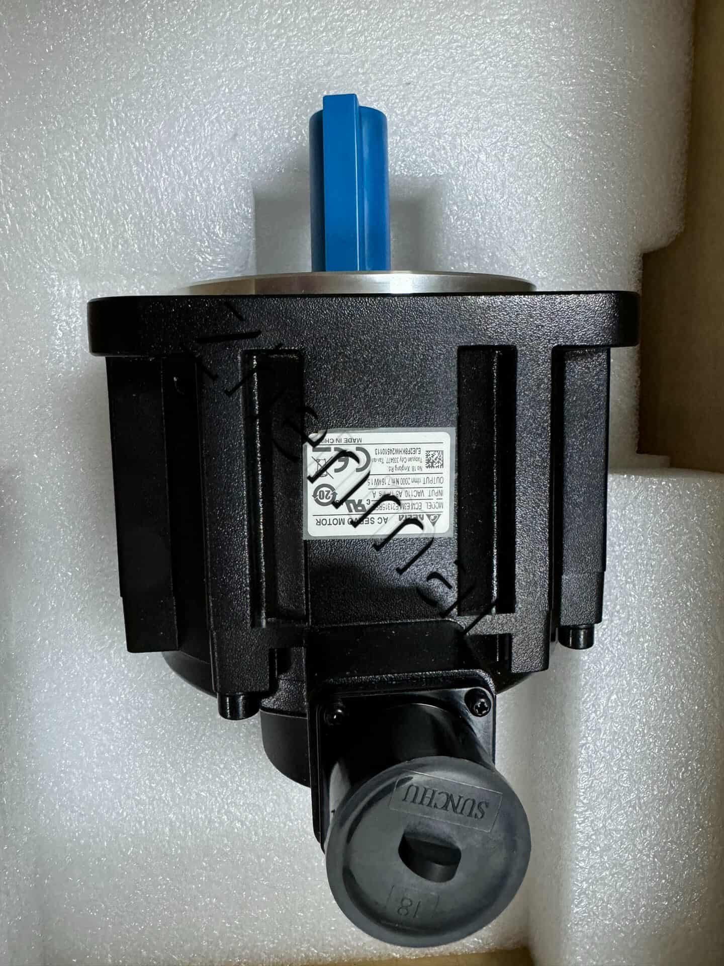 100% branda nua bunaidh agus fíor Delta ECM-E3M-E21315RSE Tiontairí minicíochta Drive Servo Motor