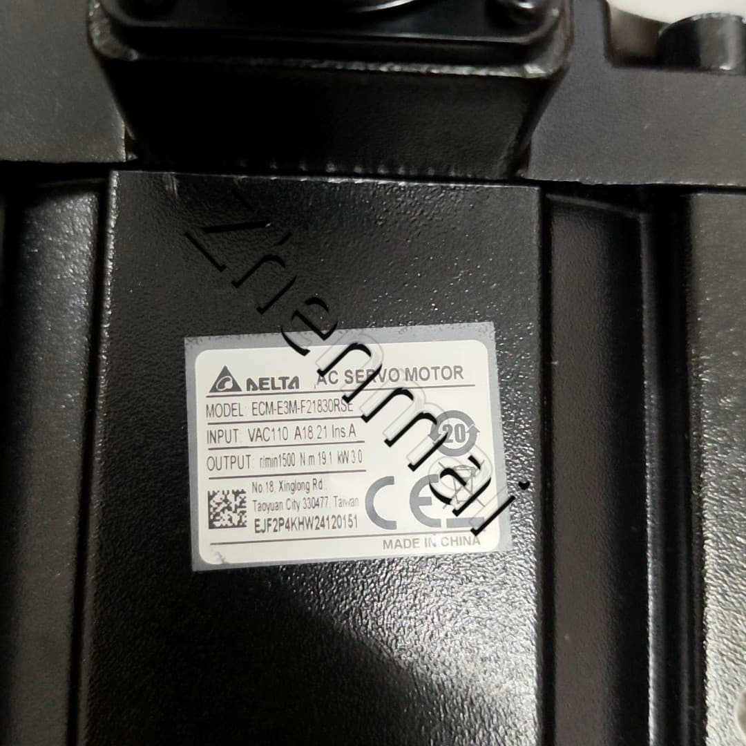 100% branda nua bunaidh agus fíor Delta ECM-E3M-F21830RSE Tiontairí minicíochta Drive Servo Motor