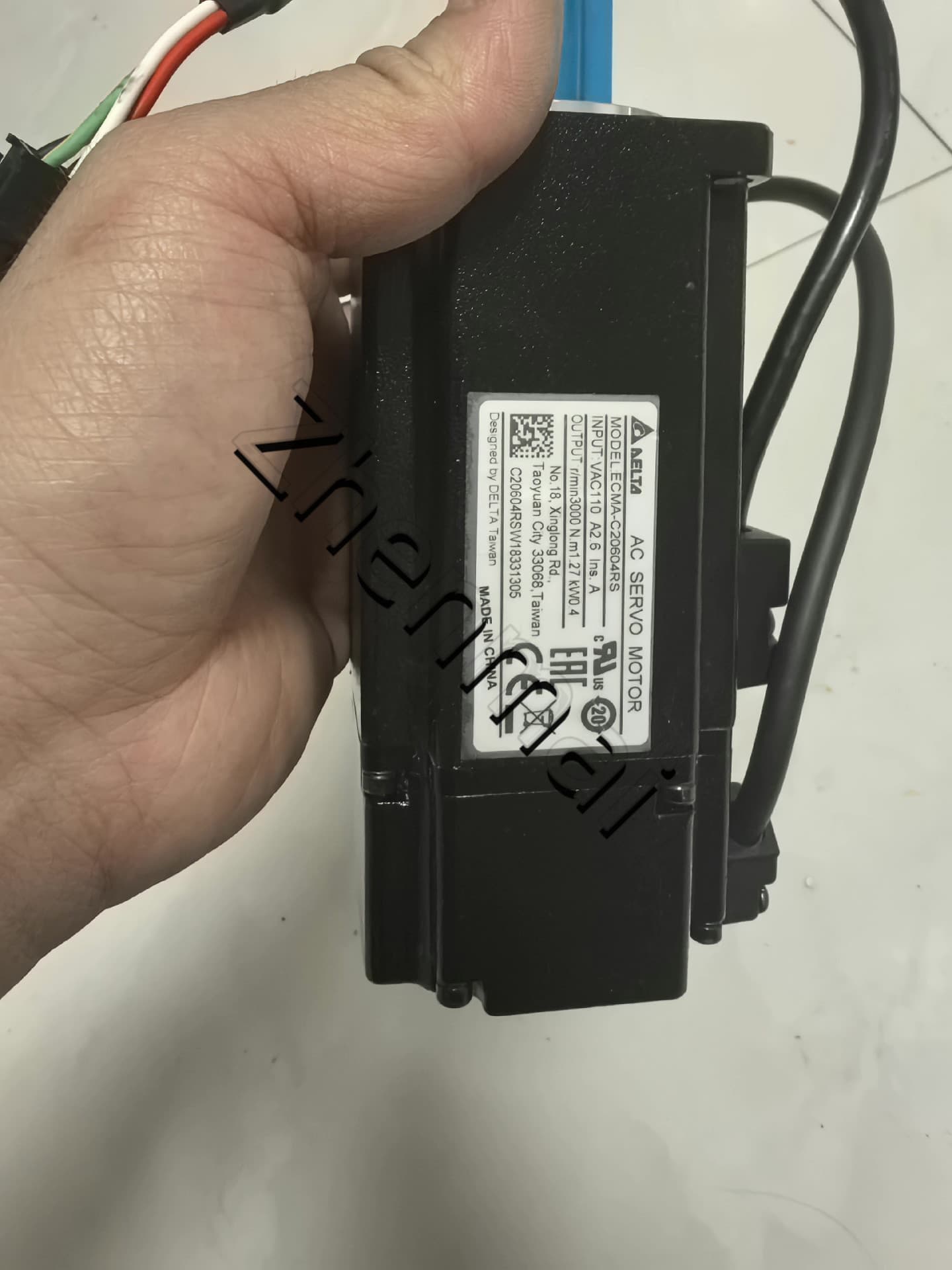 Tiontairí minicíochta 100% bunaidh agus fíor Delta ECMA-C20604RS Drive Servo Motor