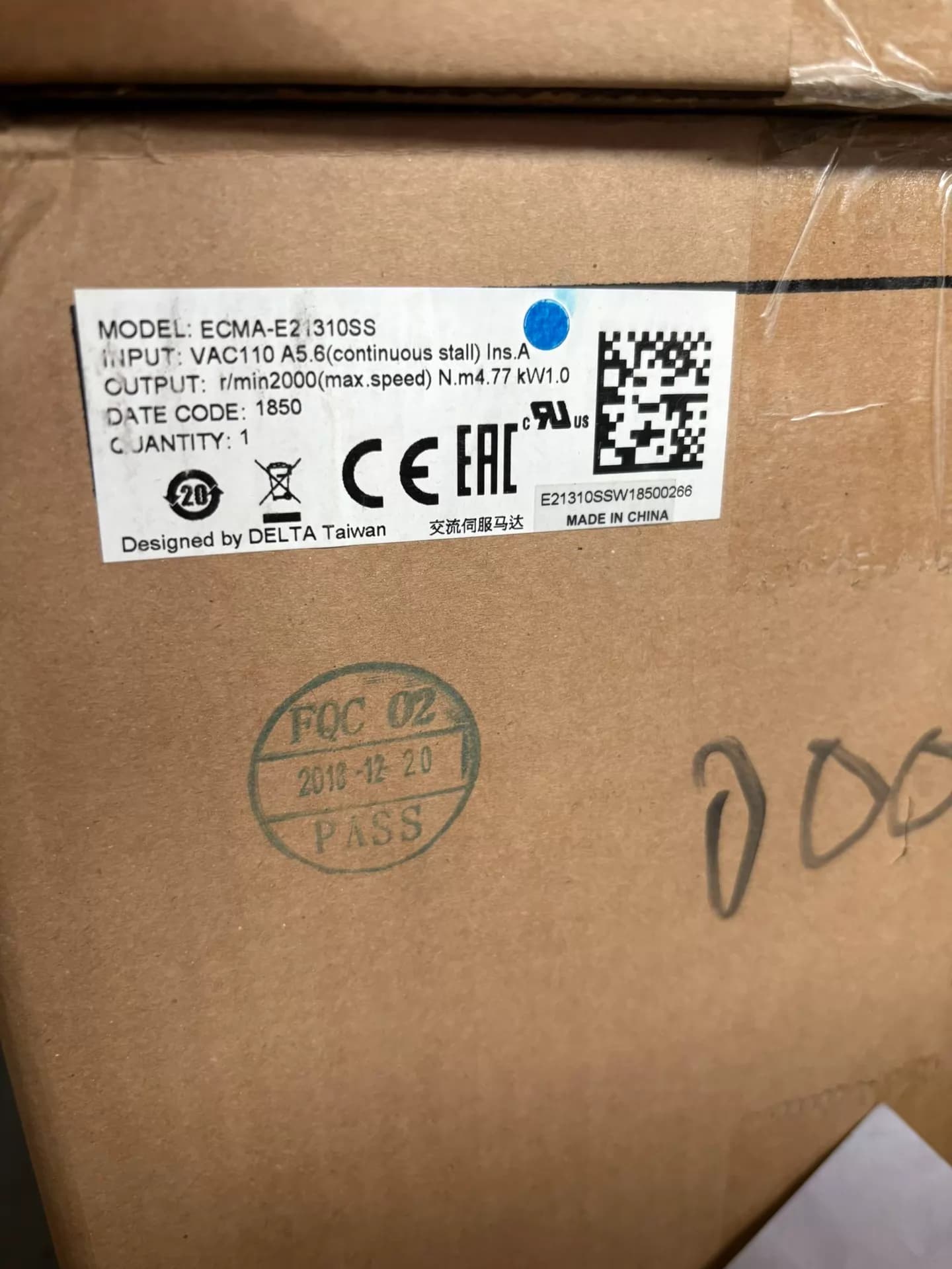 Tiontairí minicíochta 100% bunaidh agus fíor Delta ECMA-E21310SS Drive Servo Motor