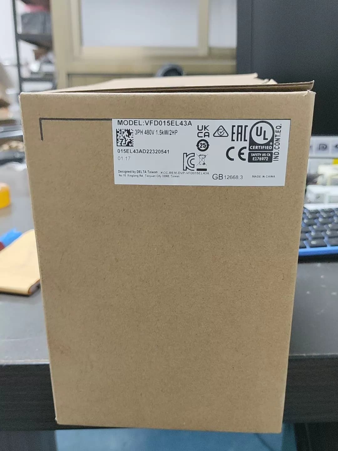 Tiontairí minicíochta 100% bunaidh agus fíor Delta VFD015EL43A Drive Servo Motor