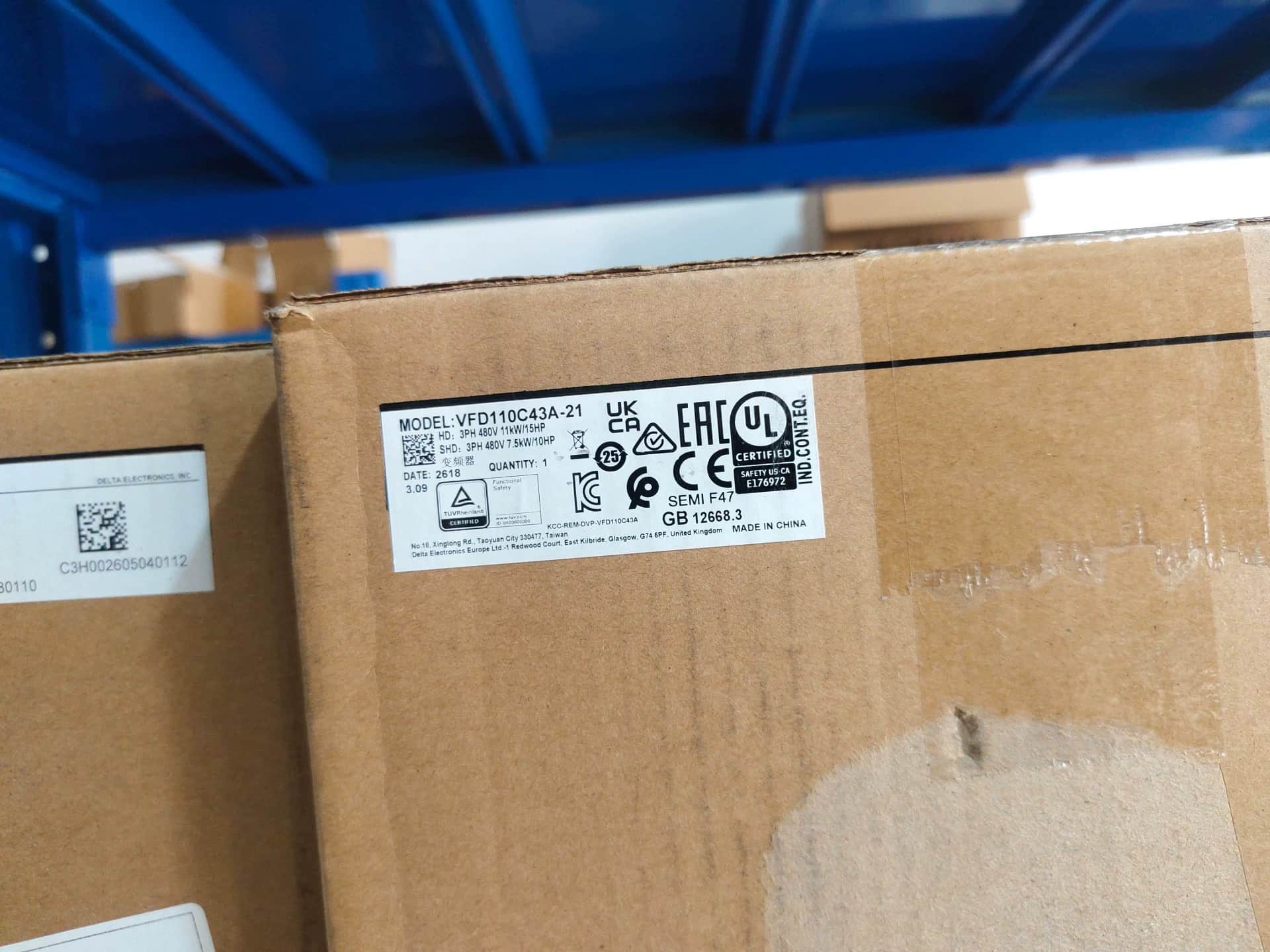 Tiontairí minicíochta 100% bunaidh agus fíor Delta VFD110C43A-21 Drive Servo Motor