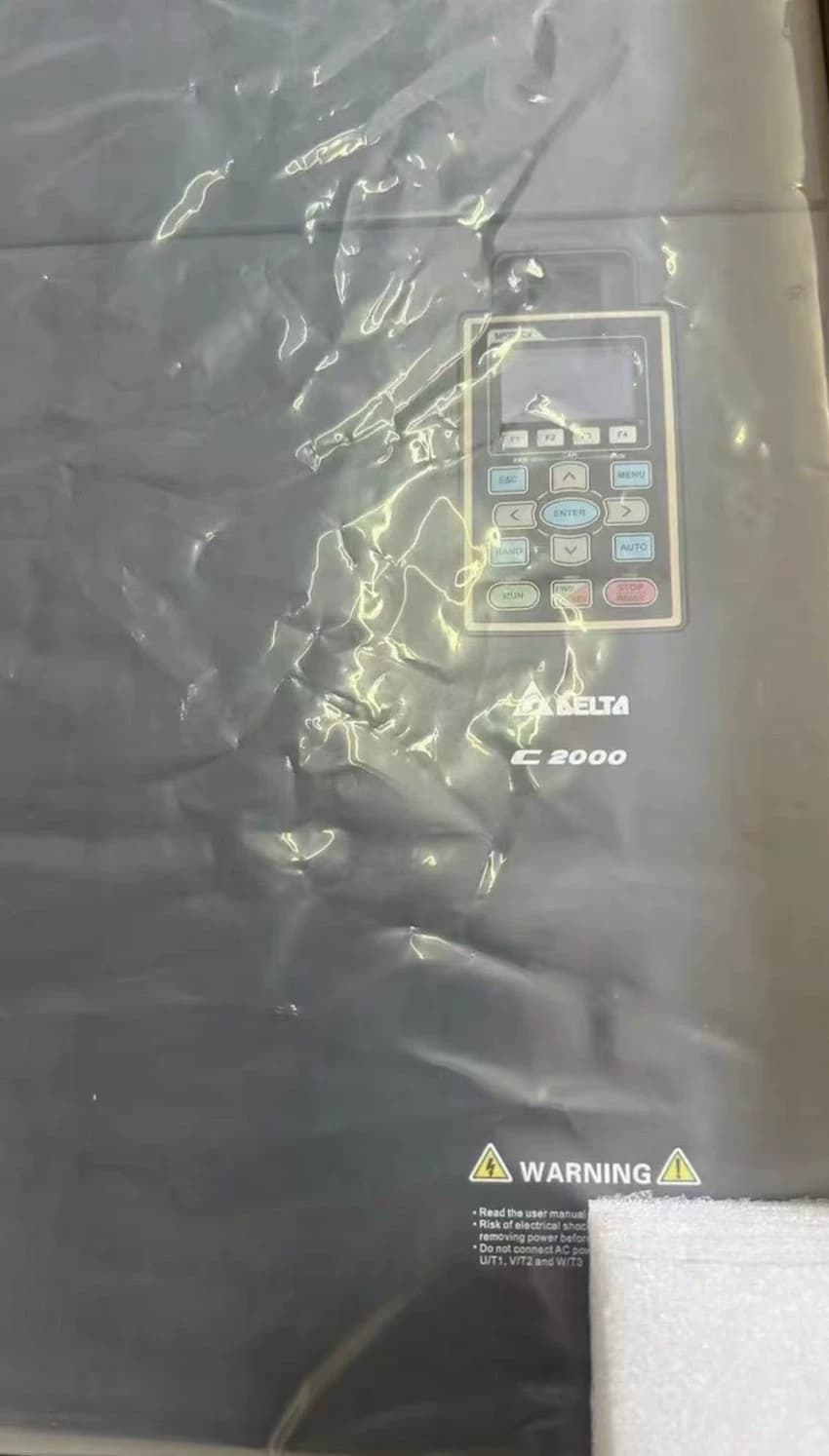Tiontairí minicíochta 100% bunaidh agus fíor Delta VFD1600C43A-00 Drive Servo Motor