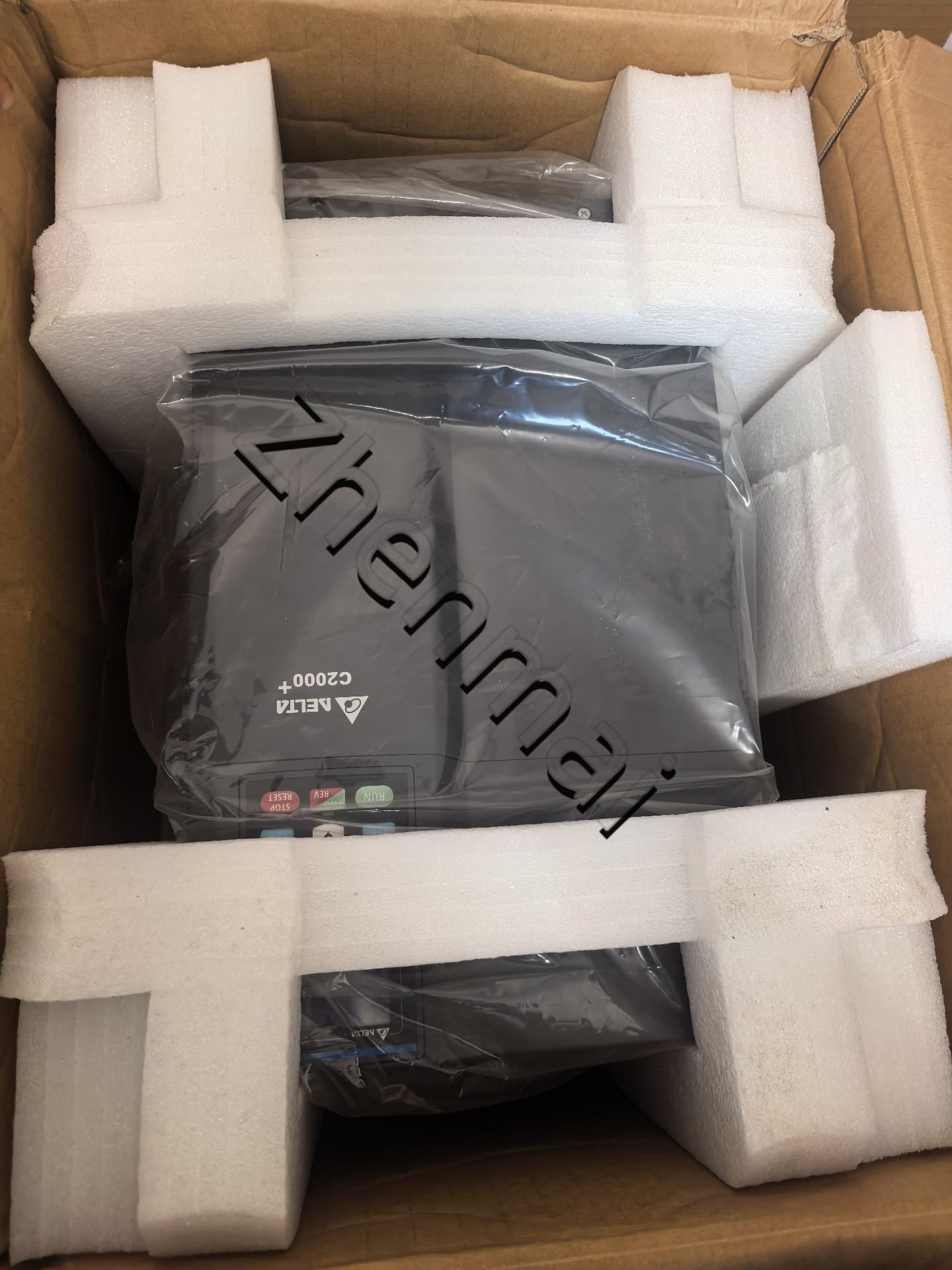 Tiontairí minicíochta 100% bunaidh agus fíor Delta VFD185C43A-21 Drive Servo Motor