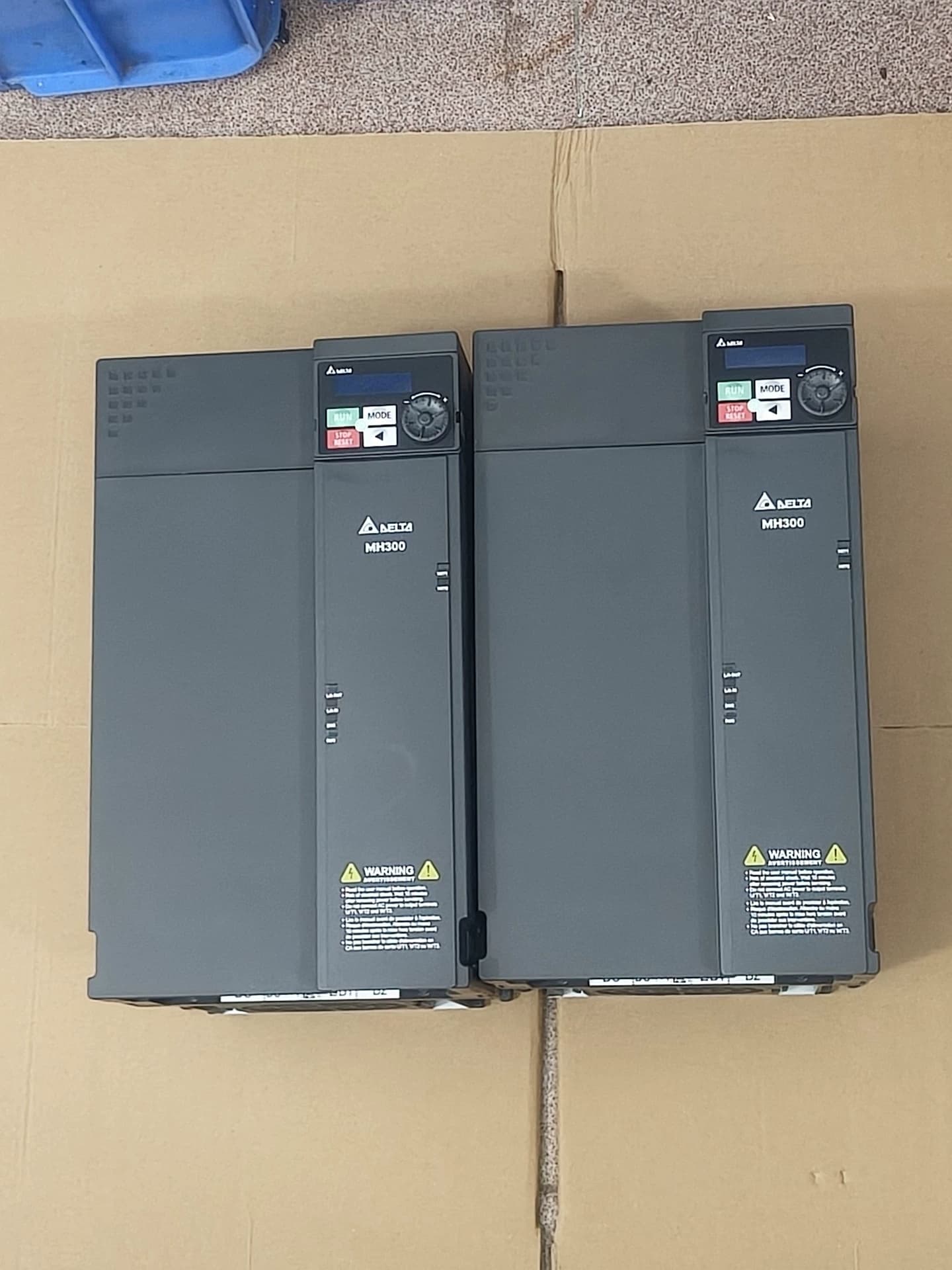 100% bunaidh agus fíor-bhranda Delta VFD38AMH43ANSAA 18.5KW Tiontairí minicíochta Drive Servo Motor