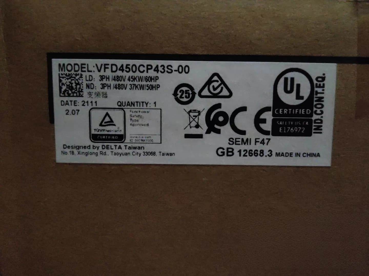 100% branda nua bunaidh agus fíor Delta VFD450CP43S-00 380V45KW Tiontairí minicíochta Drive Servo Motor
