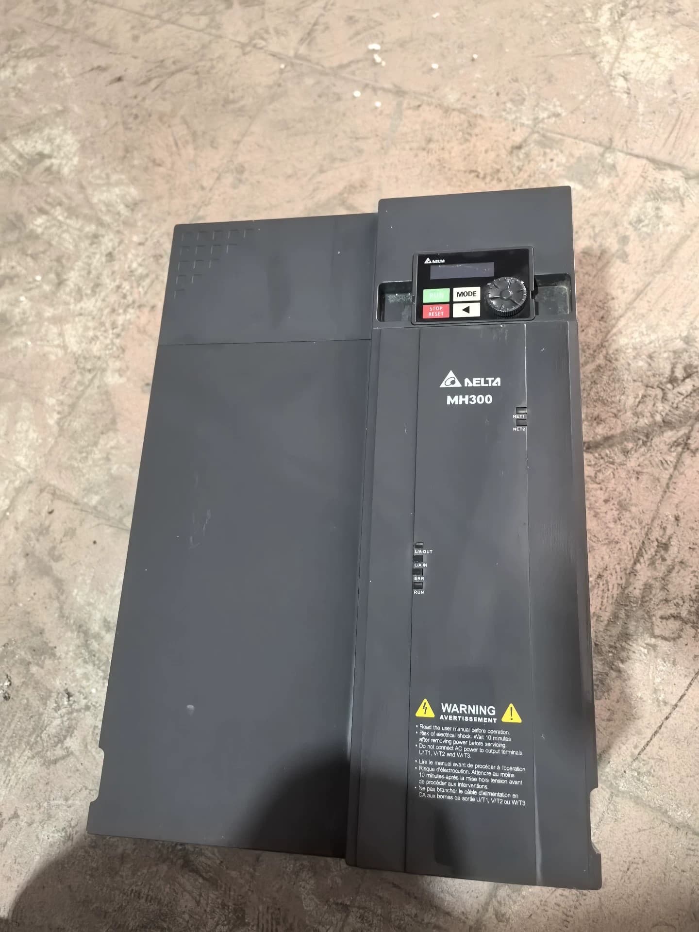 100% bunaidh agus fíor-nua Delta VFD60AMH43ANSAA(30KW) Tiontairí minicíochta Drive Servo Motor