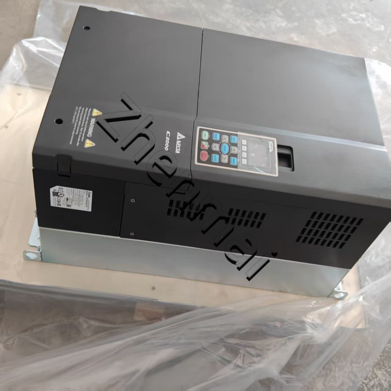 Tiontairí minicíochta 100% bunaidh agus fíor Delta VFD750C43A-00 Drive Servo Motor