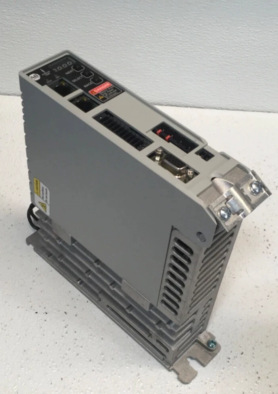 2198-C2055-ERS Kinetix 5300 Servo Drive, seachadadh tapa úrnua agus fíor