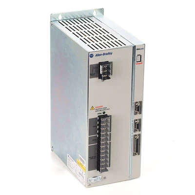 Céide Servo Sraith Allen-Bradley 2098-DSD-075X Ultra3000