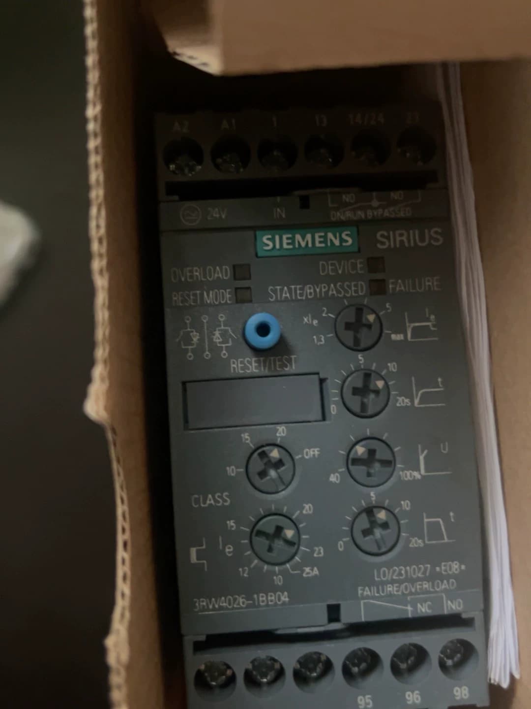 Siemens 3RW4026-1BB04 Tosaitheoir Bog SIRIUS SOFT STARTER