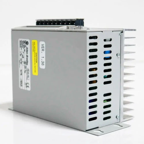 Bunaidh Nua Brand Allen- Bradley 1398-DDM-009 Digiteach Servo Drive Loingseoireacht Fast