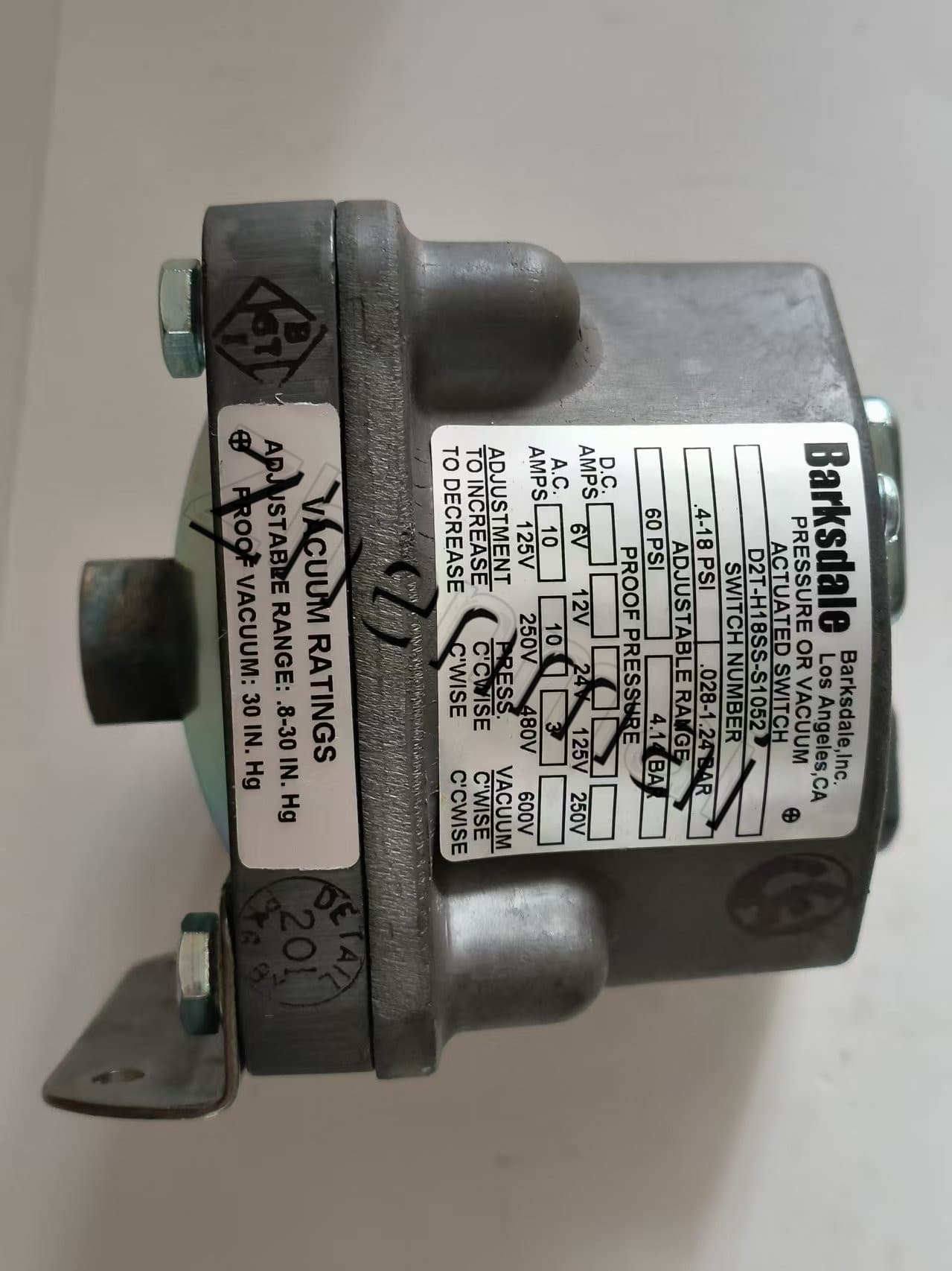 Barksdale Bunaidh Nua Branda D2T-H18SS-S1052 Braiteoir brú Lasc leibhéal Lasc sreafa Lasc brú Loingseoireacht tapa
