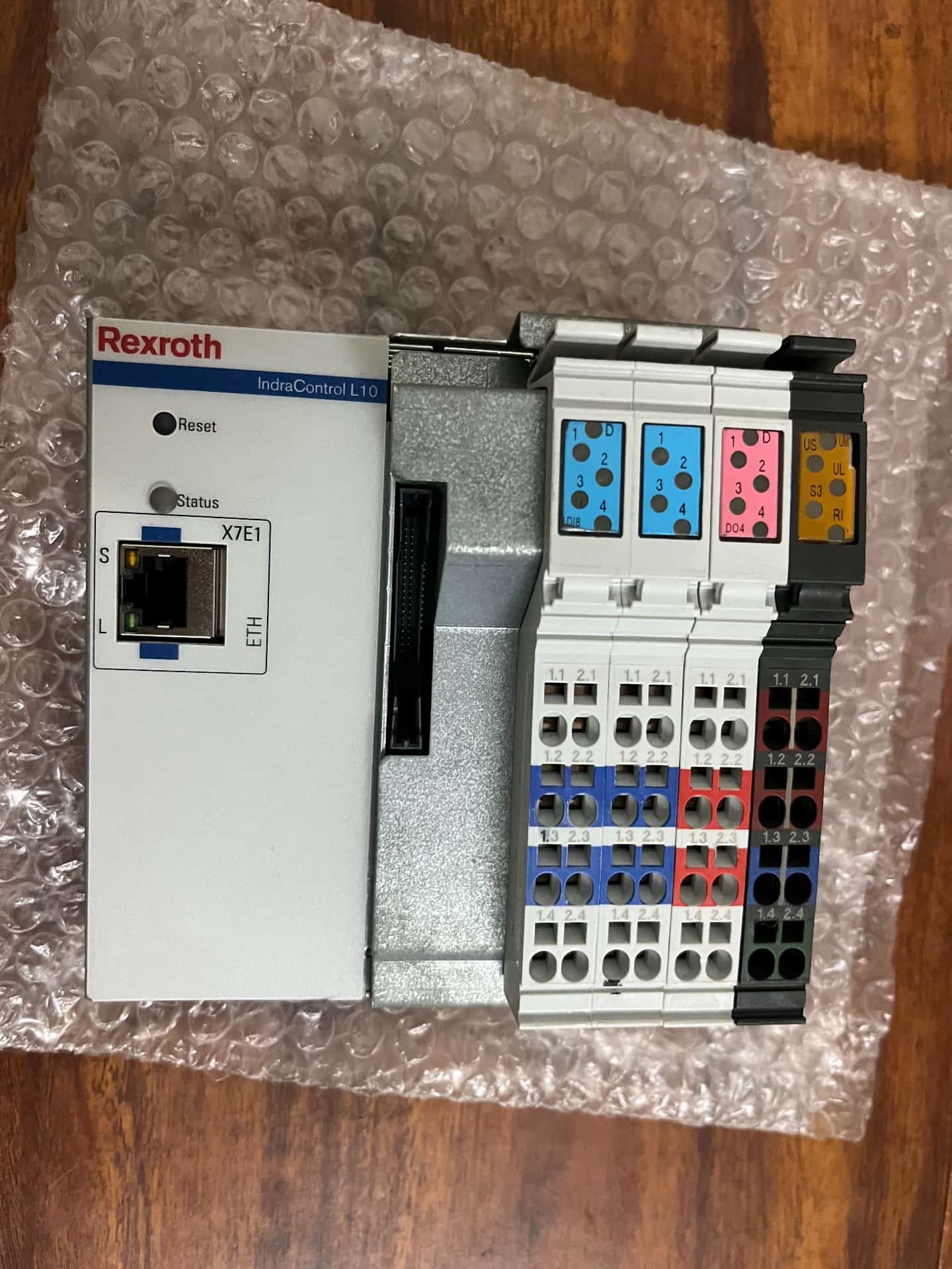 Tiomántán Servo Bunaidh Nua Bosch Rexroth CML10.1-NN-210-NB-NNNN-NW Servo Motor Shipping Fast
