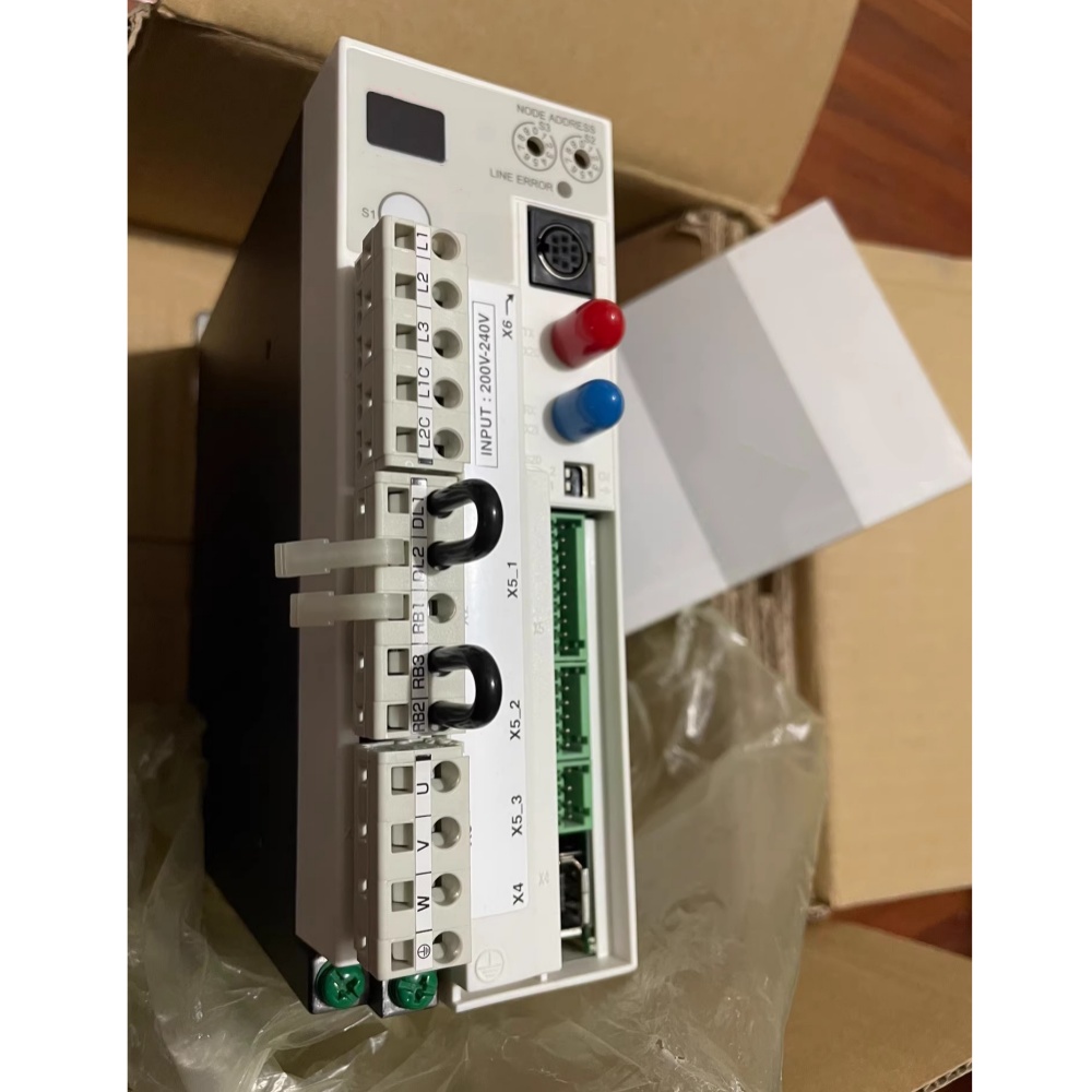 Tiomántán Servo Bunaidh Nua Bosch Rexroth DKC02.3-004-3-MGP-01VRS Servo Motor Loingseoireacht Fast