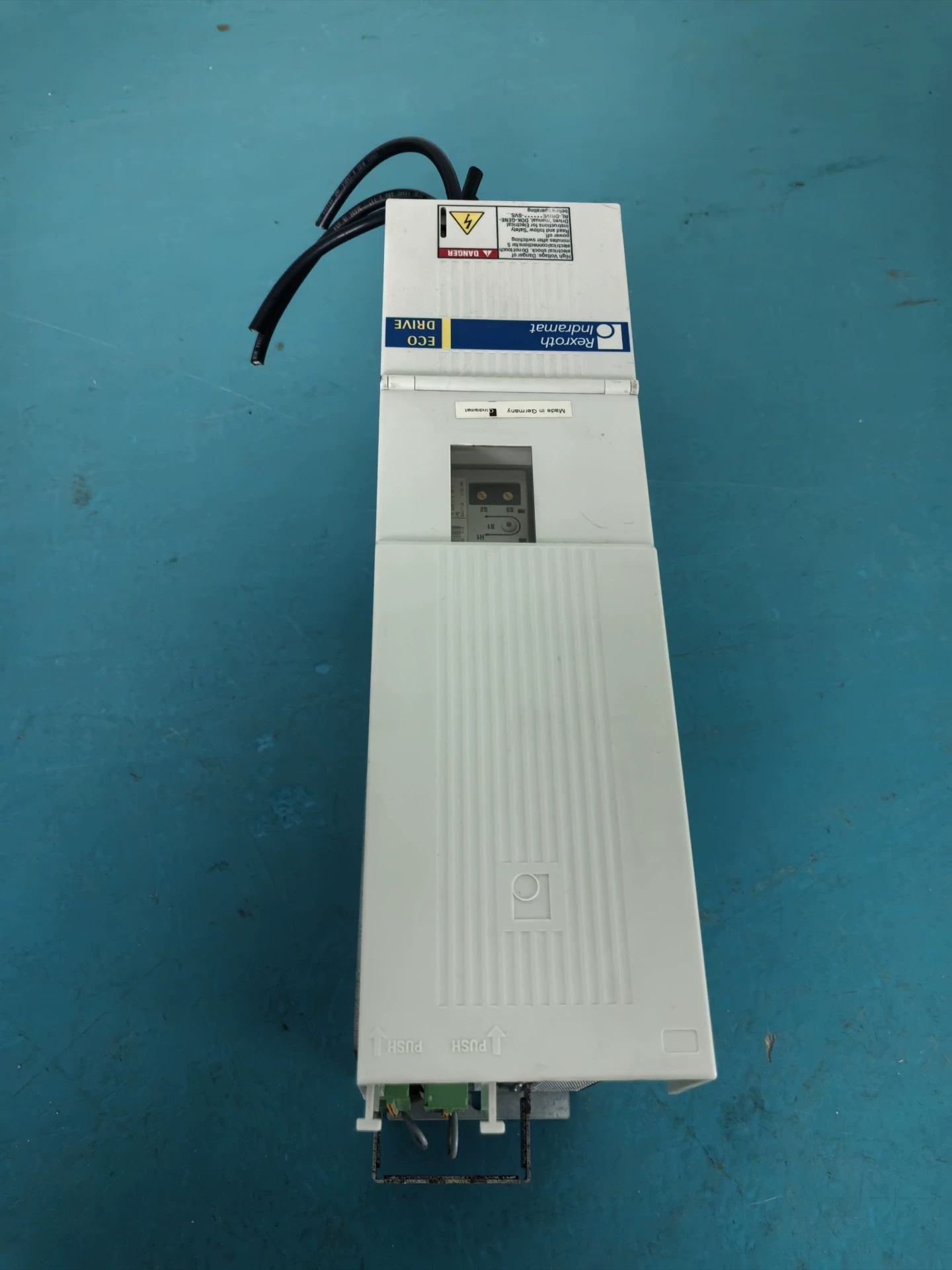 Tiomántán Servo Bunaidh Nua Bosch Rexroth DKC03.3-100-7-FW Servo Motor Shipping Fast