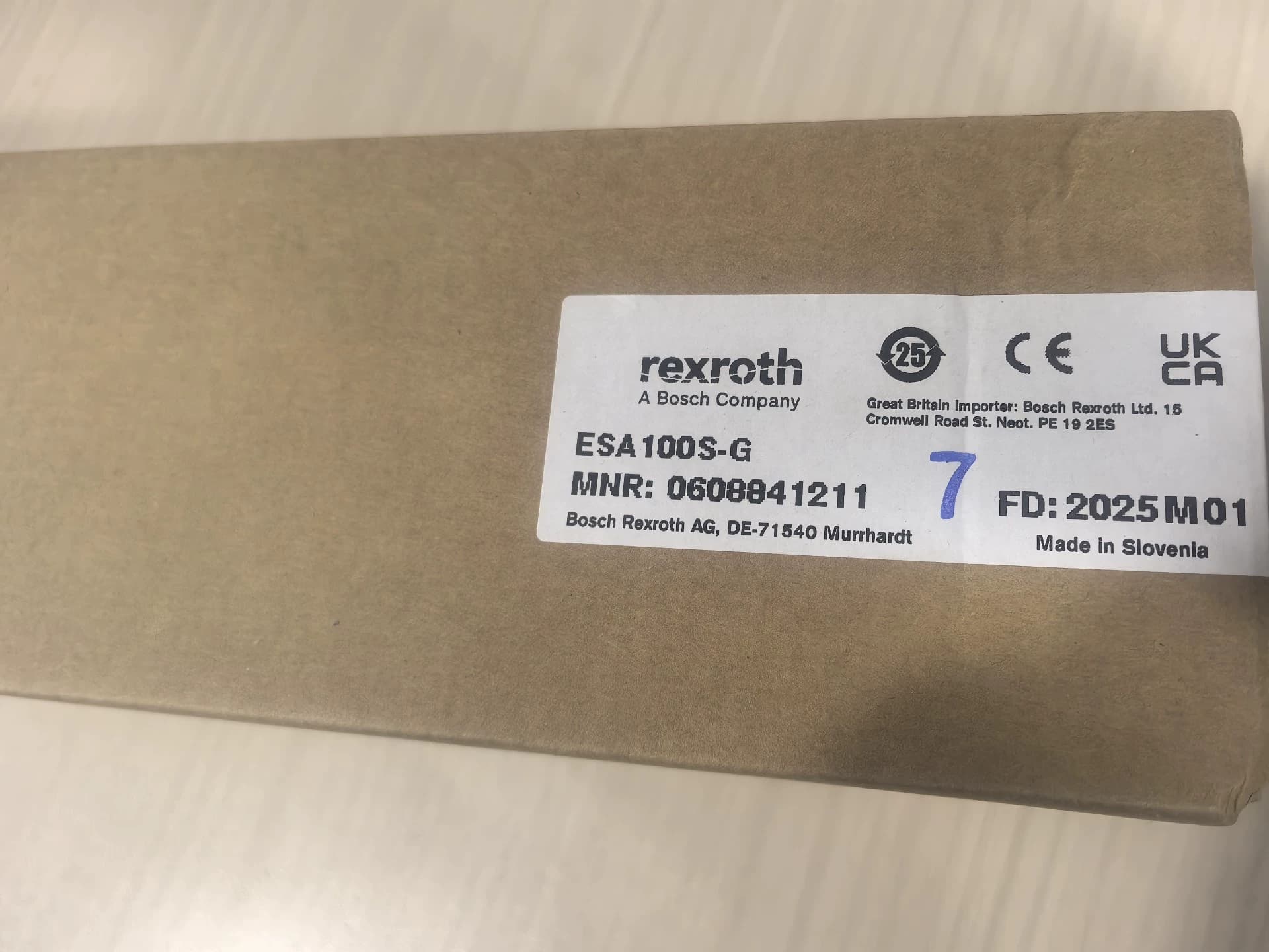 Tiomántán Servo Bunaidh Nua Bosch Rexroth Sreangán chasmhóiminte leictreach ESA100S-G Servo Motor Loingseoireacht Thapa