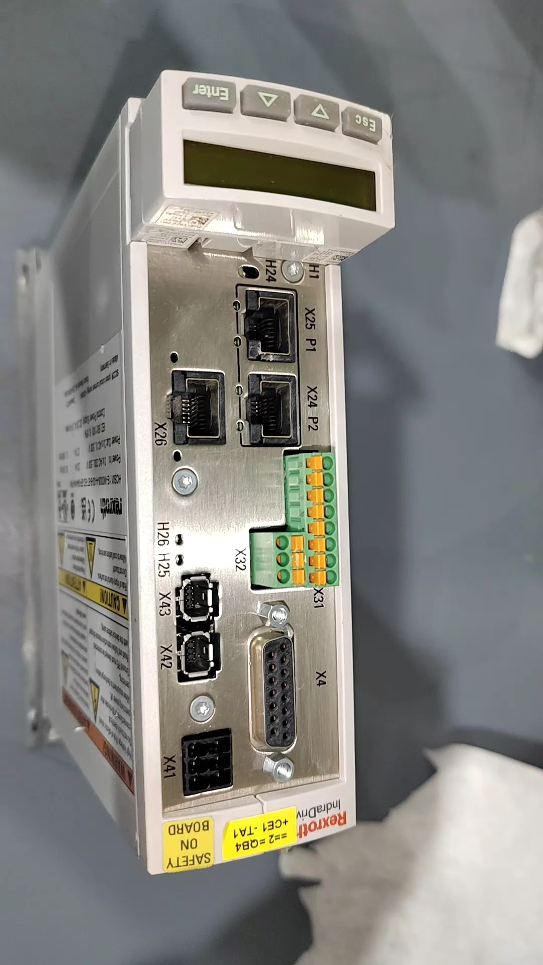 Tiomántán Servo Bunaidh Nua Bosch Rexroth HCS01.1E-W0008-A-03-B-ET-EC-EP-S4-NN-FW Servo Motor Loingseoireacht Fast