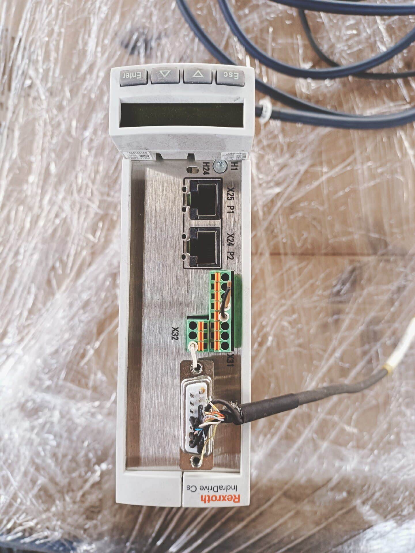 Tiomántán Servo Bunaidh Nua Bosch Rexroth HCS01.1E-W0013-A-02-E-S3-EC-NN-NN-NN-FW Servo Motor Shipping Fast