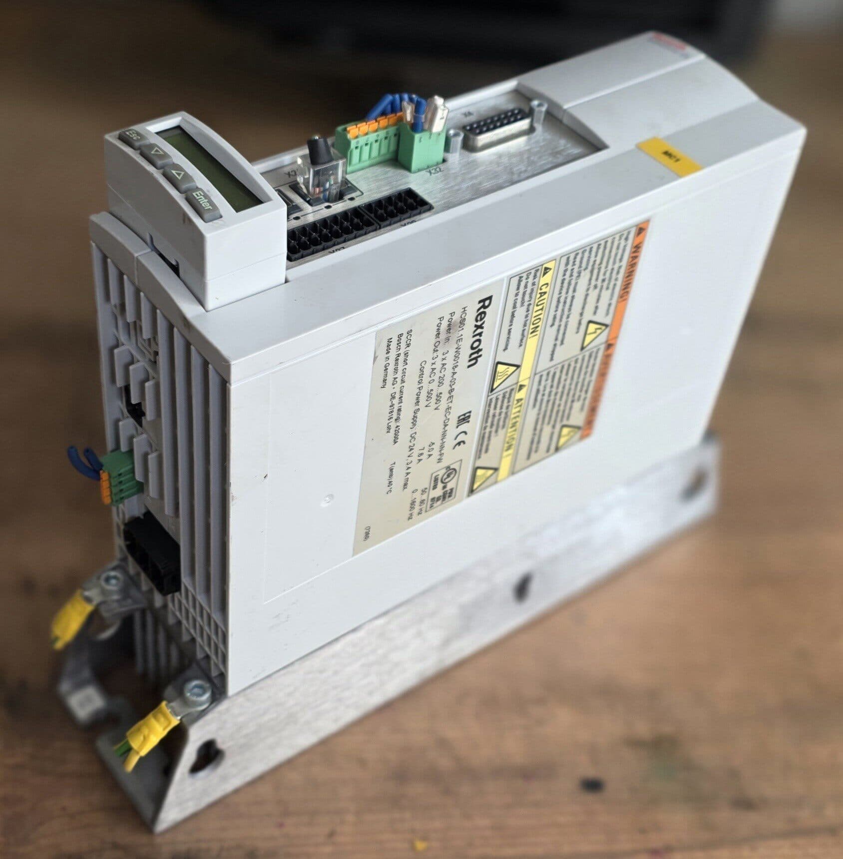 Tiomántán Servo Bunaidh Nua Bosch Rexroth HCS01.1E-W0018-A-03-B-ET-EC-DA-NN-NN-FW Servo Motor Loingseoireacht Fast