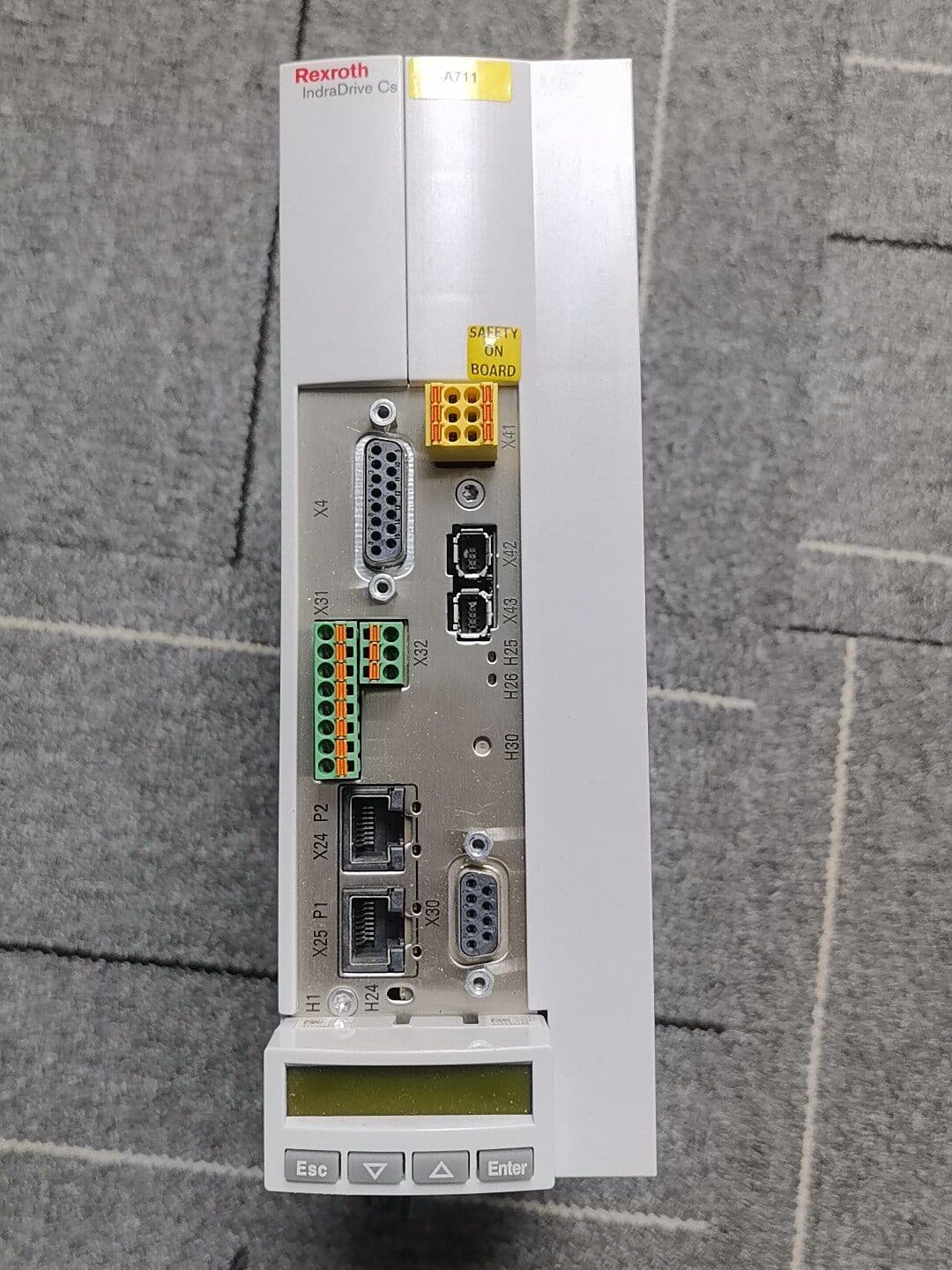 Tiomántán Servo Bunaidh Nua Bosch Rexroth HCS01.1E-W0018-A-03-B-ET-EC-EP-S4-NN-FW Servo Motor Shipping Fast