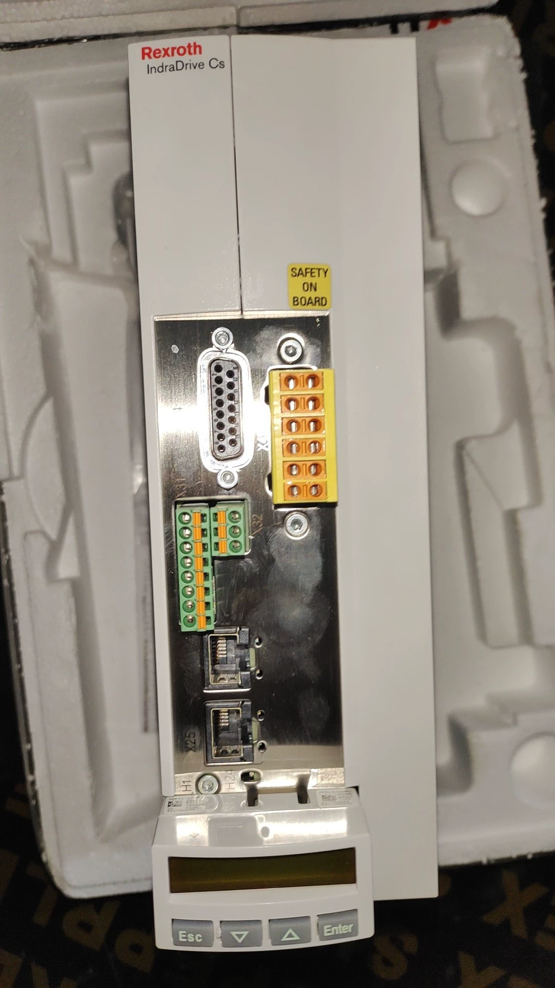 Tiomántán Servo Bunaidh Nua Bosch Rexroth HCS01.1E-W0018-A-03-B-ET-EC-NN-FU Servo Motor Shipping Fast