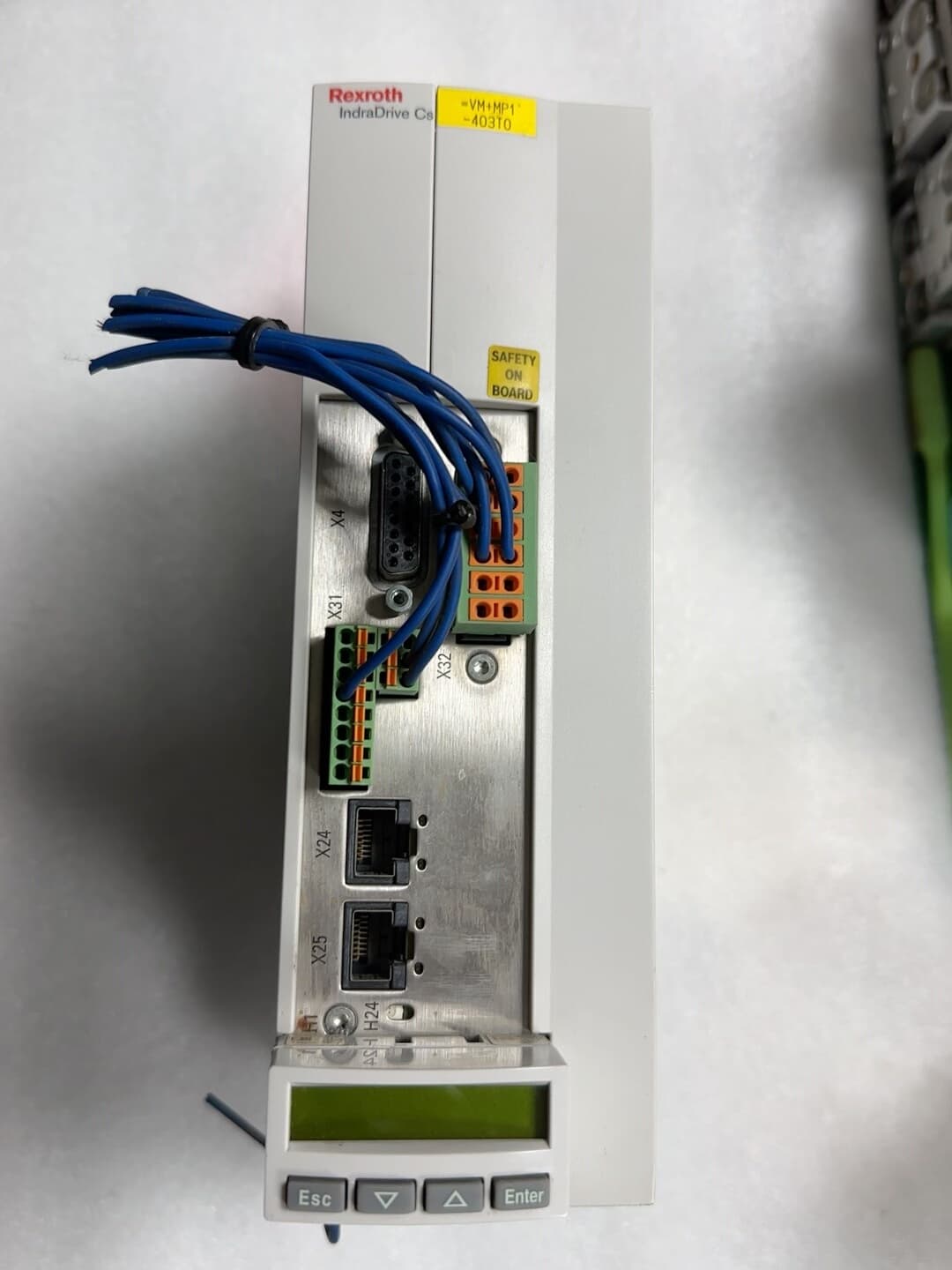 Tiomántán Servo Bunaidh Nua Bosch Rexroth HCS01.1E-W0018-A-03-B-ET-EC-NN-L4-NN-FW Servo Motor Loingseoireacht Fast