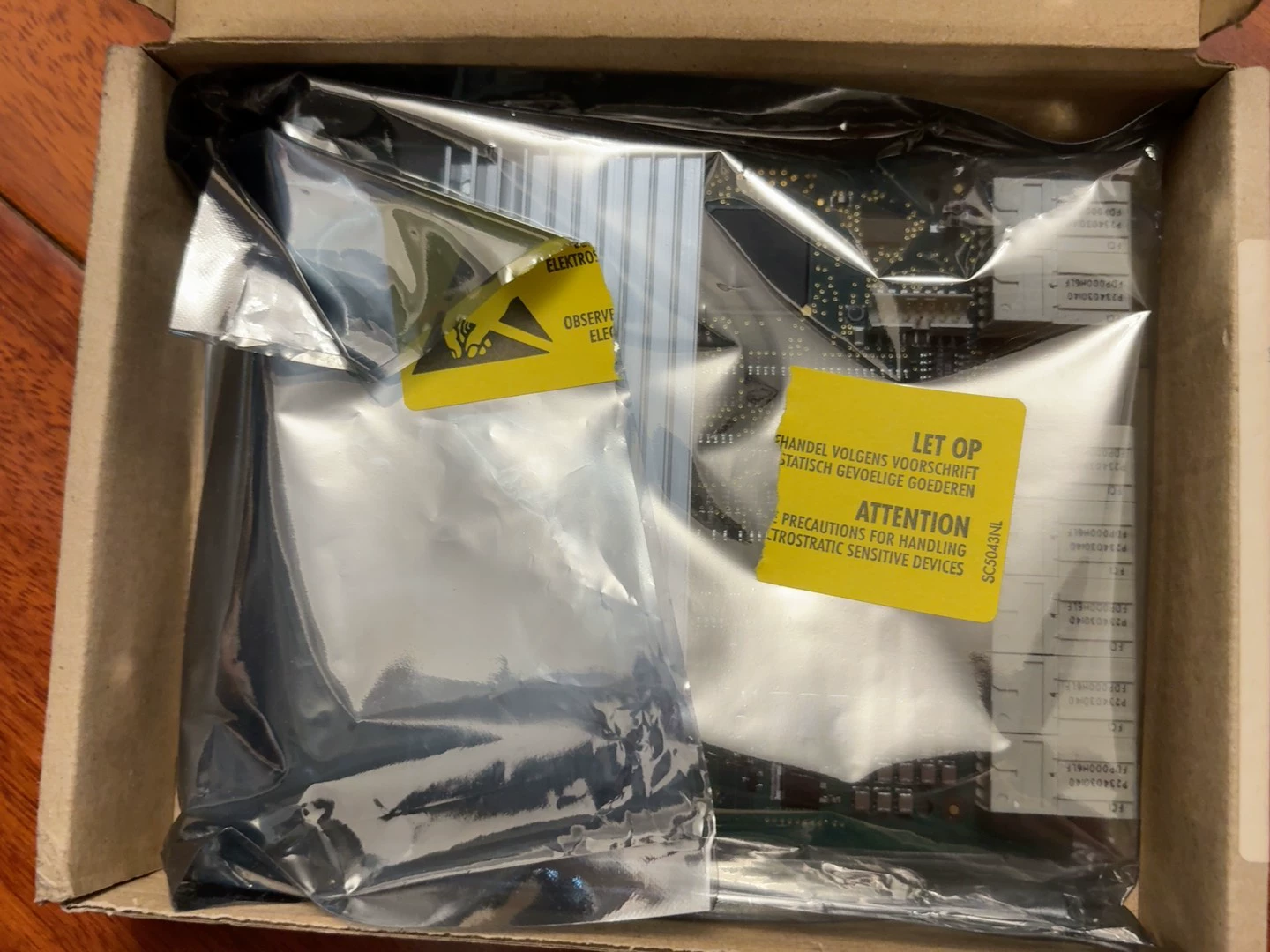 Tiomántán Servo Bunaidh Nua Bosch Rexroth NYM04.1-5PU-NNNN Servo Motor Loingseoireacht Mhear