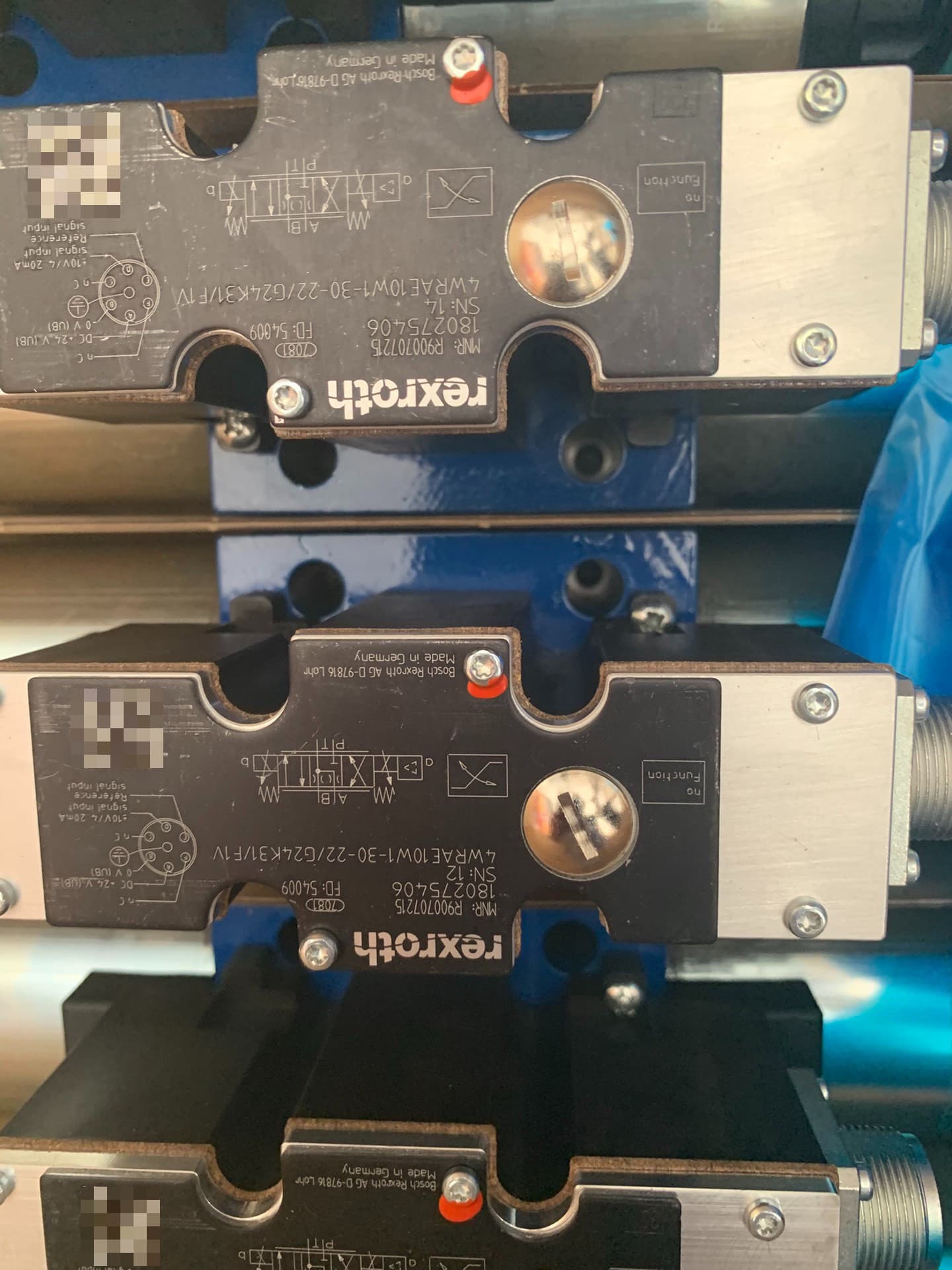 Tiomántán Servo Bunaidh Nua Bosch Rexroth Comhla laghdaithe brú 4WRAE10W60-2X/G24N9K31/F1V Servo Motor Shipping