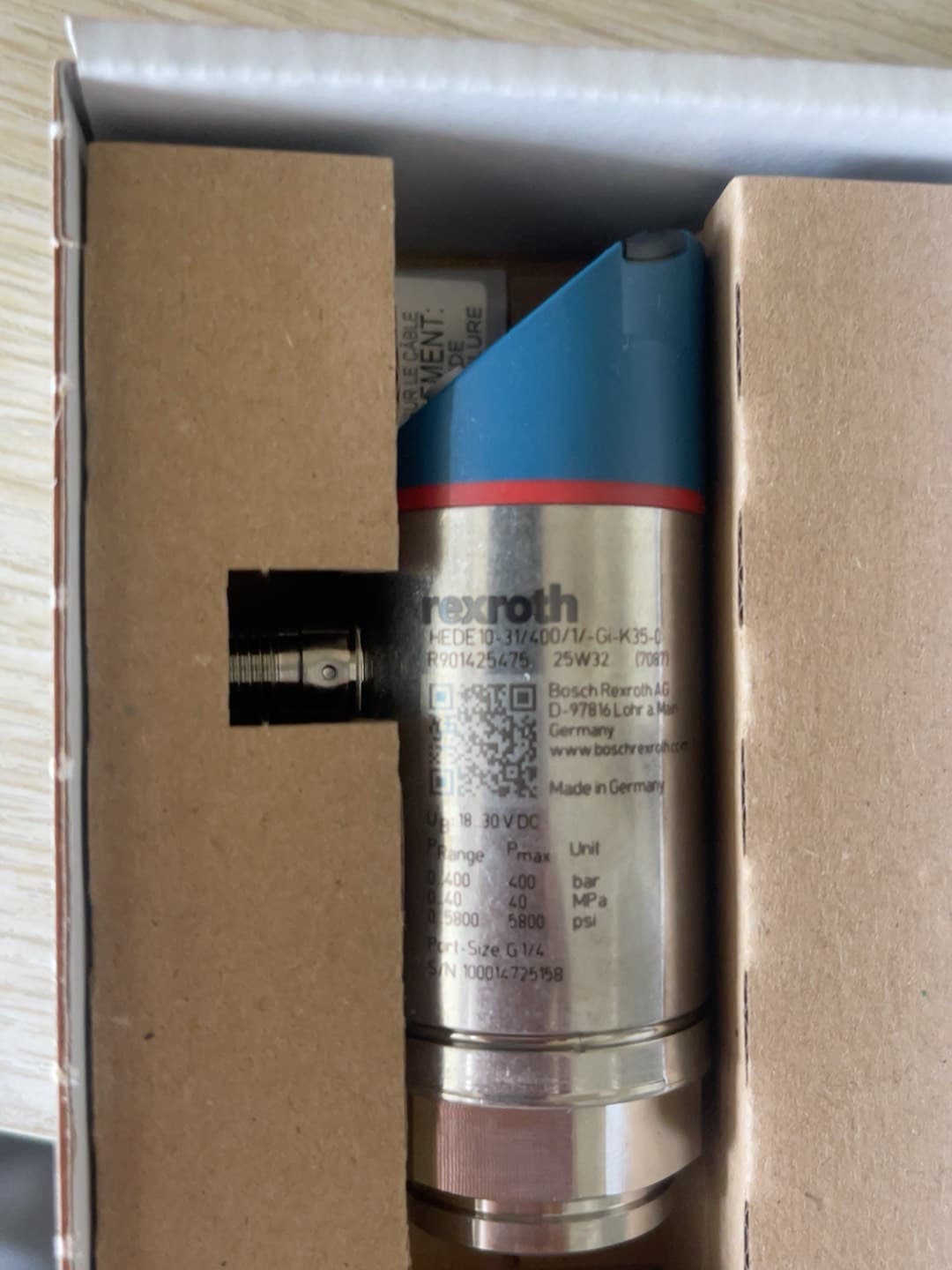 Tiomántán Servo Bunaidh Nua Bosch Rexroth Braiteoir brú HEDE10-3X/400/1/-GI-K35-0 Servo Motor Shipping Fast