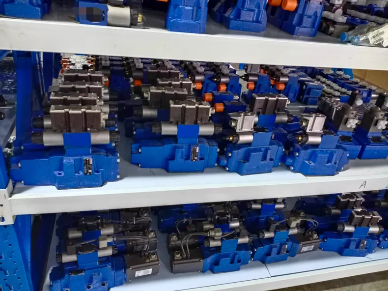 Tiomántán Servo Bunaidh Nua Bosch Rexroth Comhla comhréireach DBEME10-7X/200YG24K31A1M Servo Motor Shipping