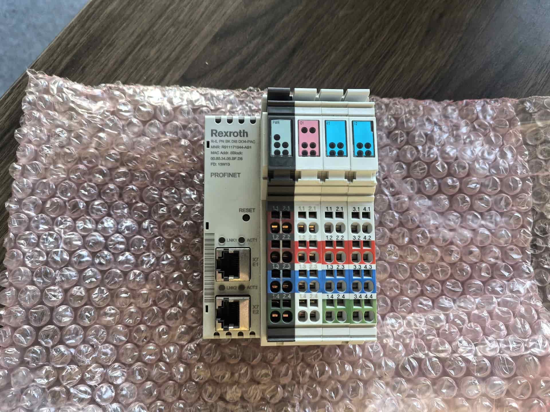Tiomántán Servo Bunaidh Nua Bosch Rexroth R911171944-AB1R-IL PN BK DI8 DO4-PAC Servo Motor Shipping Fast