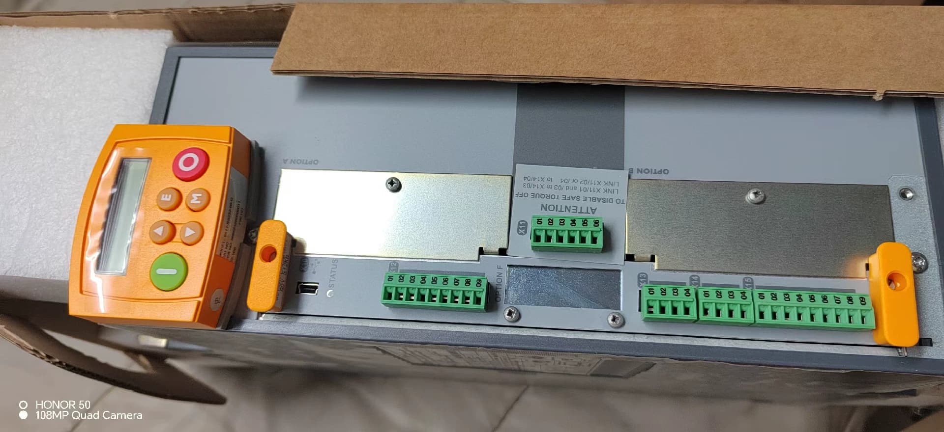 Parker Bunaidh Nua Branda 890SD-532590D0-B00-1A000 Tiomáineann Servo tiománaithe minicíochta athraitheach rialaitheoirí mótair servo Loingseoireacht Fast