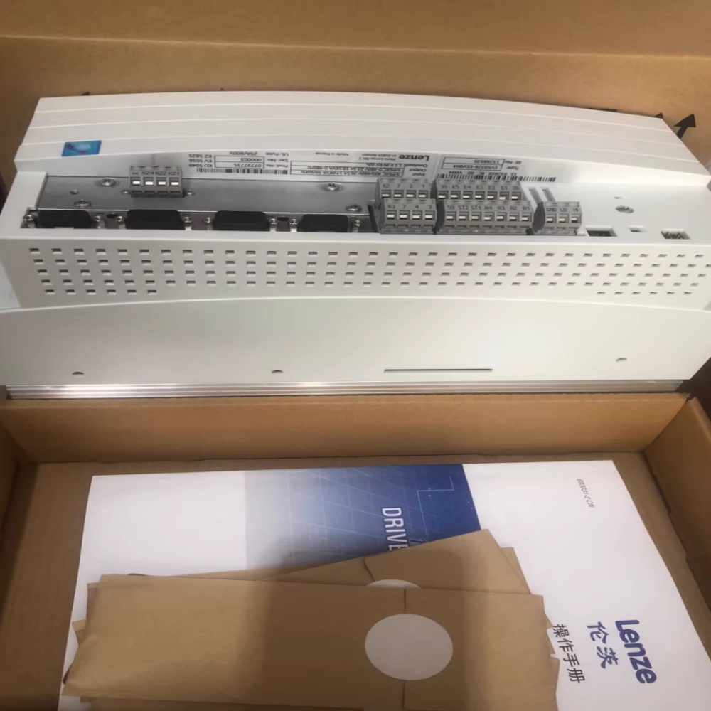Fíor-Lenze Nua E82EV552K2C200 Modúl I/O Tionsclaíoch FedEx DHL Loingseoireacht Tapa