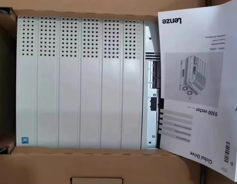 Fíor-Lenze Nua E94AMHE0024 Modúl I/O Tionsclaíoch FedEx DHL Loingseoireacht Tapa
