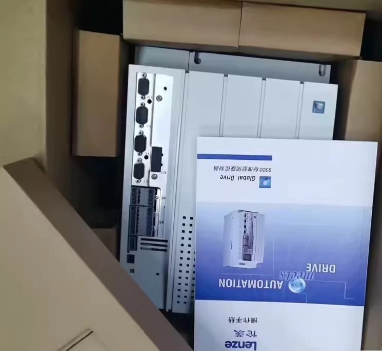 Fíor-Lenze Nua E94ASSE2454 Modúl I/O Tionsclaíoch FedEx DHL Loingseoireacht Tapa